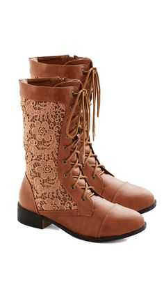 Cute boots! Ugg Fashion, Good Image, Fancy Footwear, Boots Luxury, Gorgeous Boots, Cute Boots, Cool Boots, Shoe Obsession, Trendy Shoes