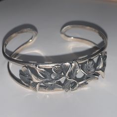 Unique And Beautiful Silver Hand Made Bracelet, Very Good Condition 925 Sterling Silver Bracelets, Silver Flower Bracelet, Flower Bracelet, Silver Flowers, Christmas List, Silver Bracelets, Womens Jewelry Bracelets, Sterling Silver Bracelets, 925 Silver