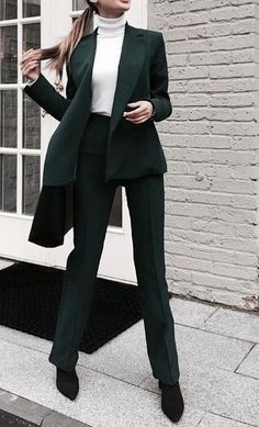 Lawyer Aesthetic, Formal Winter Outfits, Female Lawyer, Ținute Business Casual, Aesthetic Tips, Chique Outfits, Green Suit