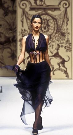 Chanel 1993, Vintage Runway Fashion, Runway High Fashion, 2000s Runway, Haute Couture Style, Mode Editorials, Chanel Runway