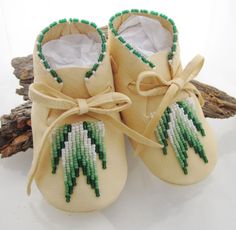 Authentic Native American made baby by AuthenticNativeMade on Etsy, $58.00 Indian Moccasins, Beaded Baby Moccasins, Boy First Birthday Gift, Baby Boy Moccasins, Beige Birthday, Newborn Crib, Birthday Boho, Leather Baby Moccasins, Beige Baby