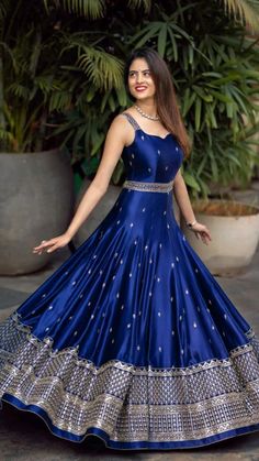 Long Frock Designs, Anarkali Dress Pattern, Long Dress Design, Indian Dresses Traditional, Fancy Dresses Long