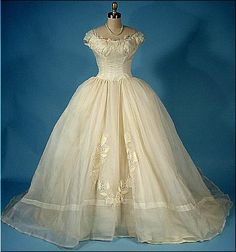 Antique Wedding Gown - Priscilla of Boston Vintage Weddingdress, Alternative Dresses, Beautiful Ball, Historical Dress, Old Dresses