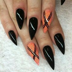 60+ Halloween Nail Art Ideas – OSTTY Pointy Almond Nails, Pointy Almond, Gothic Nail Art, Halloween Nail Art Easy, Halloween Nails Easy, Halloween Acrylic Nails, Gothic Nails, Masks Diy, October Nails