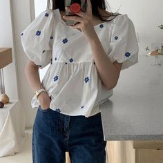 Puffy Blouse Outfit, Puff Sleeve Blouse Outfit, Short Blouse Outfit, Blouse Outfit Ideas, Modest Summer Tops, Outfit Looks, Puff Sleeve Shirt