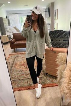 Cardigan Leggings Outfit, Leggings Casual Outfit, Black Leggings Casual, Leggings Outfit Ideas, Leggings Outfit Casual, Post Partum Outfits, Black Leggings Outfit, Leggings Outfits, Perfect Leggings