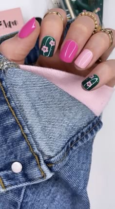 Red Aspen Nail Dash Combos Summer, Red Aspen Nail Dash Combos, Dash Nails, Daisy Nail Art, Aspen Nails, Multicolored Nails, Ideas Para Uñas, Work Nails, Simple Nail Art Designs