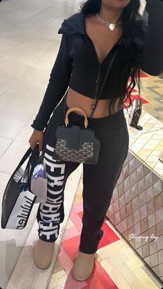 Girly Winter Outfits Black Women, Cropped Puffer Jacket Outfit Baddie, Baddie Gangsta Aesthetic, Sneaky Link Outfits, Air Port Outfit Ideas, Black Baddies Outfit, Simple Baddie Outfits, Cute Chill Outfits, Lounge Outfits