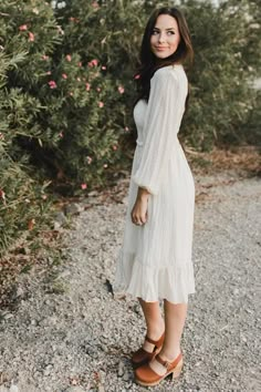 Wrap Clothes, Denim Attire, Black Dress Outfit Casual, T Shirt Dresses, Cream Midi Dress, Rayon Skirt, Midi Dress Fall, Keyhole Neck, Eve Outfit