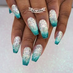 Easy Pretty Acrylic Nails, Peacock Wedding Nails, Chrome Gel Nails Designs, Peacock Acrylic Nails, Nail Art By Hand, Turquoise Nails With Glitter, Mermaid Glitter Nails, All Glitter Nails, Chrome And Glitter Nails