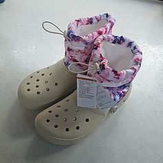 Nwt Croc Boots Men 9 Women 11 Pink Casual Synthetic Boots, Casual Pink Insulated Boots, Casual Pink Slip-on Boots, Crocband Platform, Fuzzy Crocs, Croc Boots, Crocs Literide, Crocs Slides, Platform Crocs