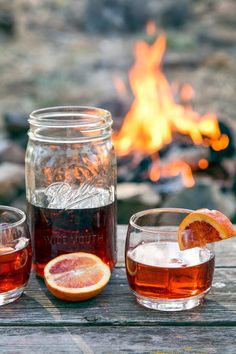 Camping Cocktail Hack 101: Make your cocktails ahead of time! Camping Food Make Ahead, Camping Food List, Negroni Recipe, Campfire Desserts, Negroni Cocktail, Camping Menu, Easy Camping Meals, Around The Campfire