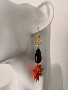 Cluster drop earrings made of: - Smooth Onyx drops (18 mm x 10 mm); - Bamboo Coral branches, red color; - Gold plated 925 Sterling Silver earrings, coral shape, with open hook. Lenght : 6,5 cm / 2,56 inches * SHIPPING * Your order will be shipped within 1-3 business days from your purchase. You can choose between 2 shipping methods: STANDARD MAIL (NOT TRACEABLE) It is a cheap and fast shipping method, but NOT TRACEABLE. Chapeau Atelier is not responsible for any postal disruptions, delays or los Unique Red Earrings For Formal Occasions, Unique Red Earrings For Formal Events, Elegant Red Coral Drop Earrings, Elegant Red Coral Dangle Earrings, Red Coral Drop Earrings, Bamboo Coral, Homemade Jewelry, Baroque Fashion, Cluster Earrings