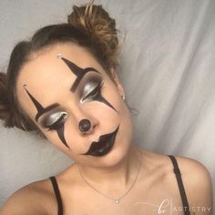 Easy Halloween Makeup! For more ideas follow me @richelleashley and check out my *Trickn and Treatin* board! Halloween Palette, Extreme Make-up, Make Up Diy, Makeup Clown, Makeup Zombie, Halloween Makeup Clown, Holloween Makeup