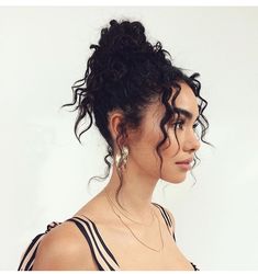 Cutest Hairstyles, Curly Bun, Curly Updo, Easy Summer Hairstyles, Light Hair, Curly Hairstyles, Prom Hair, Up Hairstyles