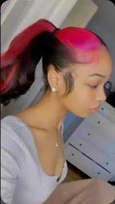 Pretty Ways To Dye Your Hair, Dyed Hair Inspiration For Black Women, Snuck Strips Hair, Black And Pink Hair Black Women, Cute Colors To Dye Your Hair Black Women, Sunk Stripes Hair, Died Hairstyles, Stunk Strip Hairstyles, Pink And Blonde Hair Black Women