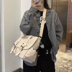 Brand Name: good csatShape: FLAPHandbags Type: Shoulder BagsTypes of bags: Shoulder & Crossbody BagsOrigin: CN(Origin)Main Material: NylonClosure Type: zipperHardness: SOFTExterior: Silt PocketStyle: LadyModel Number: 1510mxjLining Material: PolyesterOccasion: VersatileGender: WOMENPattern Type: panelledNumber of Handles/Straps: SingleInterior: Cell Phone PocketInterior: Interior CompartmentItem Type: Handbags Black Rucksack, School Bag College, Blue Yellow Grey, Bags For Teens, Women Crossbody Bag, Handbags Women, Messenger Bag Men, Canvas Handbags