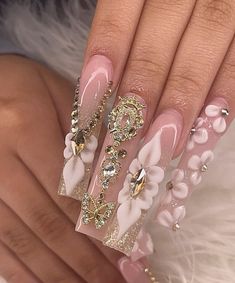 Gangsta Nails, Guadalupe Nails, Virgencita Nails, Hairstyles Back To School, Wise Wizard, Sweet 16 Nails, 16 Nails, Quince Nails, Quinceanera Nails