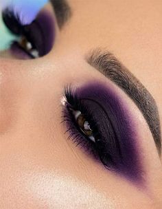 Cute Makeup Aesthetic Elegant Dark Eye Makeup, Purple Makeup, Eye Makeup Designs, Colorful Eye Makeup, Gothic Makeup, Makeup Eye Looks