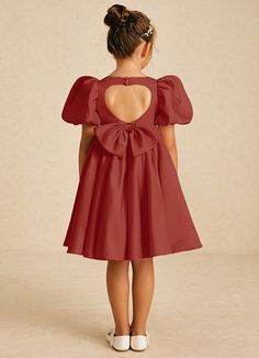 Muffin showcases a charming A-line shape in matte satin, featuring a stylish square neckline and a convenient zipper closure adorned with covered buttons. Finished with lovely bows, this dress is a delightful blend of elegance and whimsy for any young bridesmaid. Young Bridesmaid Dresses, Satin Flower Girl Dresses, Burgundy Flower Girl Dress, Military Ball Dresses, Sage Dress, Special Event Dresses, Lace Bride, Ivory Dresses, Black Wedding Dresses