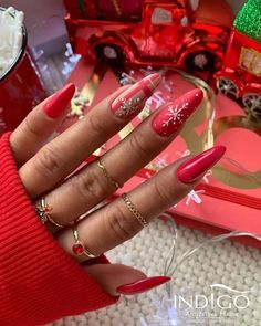 Nail Art Noel, Red Snowflakes, Xmas Nail Art, Plaid Nails, Unicorn Nails, Casual Nails, Blush Nails