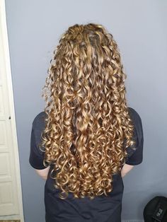 Honey Blonde Curls, Honey Blonde Curly Hair, Golden Curly Hair, Light Brown Curly Hair, Cornrow Styles, Extension Hair, Curly Hair Tutorial