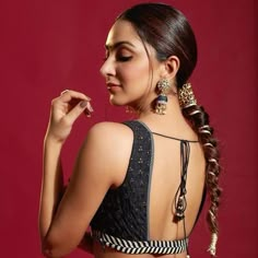 Navratri Hairstyles, Punjabi Hairstyles, Hair Braid Indian, Messy Braided Hairstyles, Hairstyles Juda, Garba Navratri, Lehenga Hairstyles, Diwali Outfit, Inspired Hairstyles