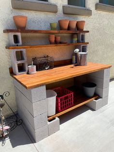 Potting bench diy Cinder Block Furniture, Koti Diy, Cinder Blocks, Potting Bench, Backyard Diy Projects, Backyard Projects, Backyard Patio Designs, Outdoor Kitchen Design, Diy Backyard