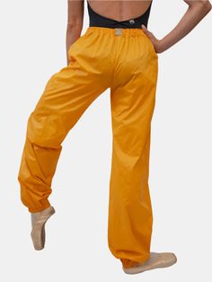 The MP5003 mustard warm-up dance trash bag pants are designed to provide optimal warmth to your leg muscles during or between dance classes or rehearsals, ensuring comfortable movement. Product Details Size Small: height up to 167 cm / 5'6 ft Size Medium: height from 168 cm to 185 cm / 5'7 to 6'2 ft Suitable for both women and men Crafted from a high-quality nylon to ensure maximum comfort and durability, making them perfect for frequent wear Elastic hems at the bottom, so you can adjust them to your taste! Fabric: Nylon Handmade warm-up trash bag pants Made in Italy For the best care, we recommend handwashing it in cold water and allowing it to air dry. About Atelier della Danza MP's Warm-up products Step into comfort and style with Atelier della Danza MP's sensational warm-up collection! Trash Bag Pants, Lycra Shorts, Ballet Tights, Bag Pants, Man Crafts, Dance Classes, Leg Muscles, Pointe Shoes, Trash Bag