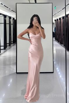 Sexy Birthday Dresses Pink Halter Prom Dresses Birthday Outfits 15 Birthday Outfit Ideas Dress, Leng Outfits, Birthday Dresses Pink, Formal Halter Dress, Black Lace Evening Dress, Prom Dress Pictures, Dresses Birthday, Dress For Prom, Halter Prom Dresses