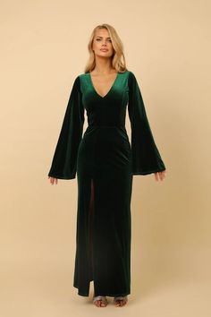 Dark Green Bridesmaid Velvet Dress High Quality Fabric Dress - Etsy Bosnia and Herzegovina Green Dress Velvet, Emerald Velvet Dress, Sleeve Formal Dress, Couture Bridesmaid Dresses, Dress Bell Sleeve, Emerald Bridesmaid Dresses, Dark Green Dress, Velvet Bridesmaid Dresses, Green Velvet Dress