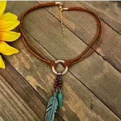 Boho Choker//ring Choker:bohemian Necklace/gypsy - Etsy Boho Choker, Hippie Necklace, Gold Alloys, Feather Charms, Bohemian Necklace, Feather Necklaces, Jewelry Choker, Necklace Boho, Choker Necklaces