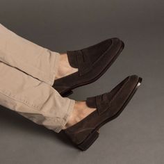 Outfit Loafers Men, Suede Loafers Men Outfit, Penny Loafers Men Outfit, Santoni Shoes Men, Suede Loafers For Men, Loafers Men Outfit, Mens Suede Loafers, Nike Sb Shoes, Stylish Men Wear