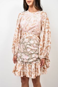 Zimmermann Cream/Pink Floral Linen Long Sleeve Wrap Dress. Back zip closure. Round neckline. Cut out detail. Side tie detail. White interior lining. Tonal stitching. Pinned on model. Original Retail Price: $1,040Size: 4 Numerical (US X-Large)Condition: This item is in good pre-loved condition with no major flaws. Long Sleeve Wrap Dress, Dress Back, White Interior, Round Neckline, Pink Floral, Wrap Dress, Cut Out, Stitching, Size 4