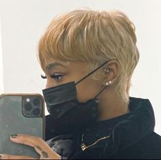 Short Blonde Hairstyles For Black Women, Short Hair Cuts Black Women, Short Cuts For Black Women, Artsy Hair, Pixie Cut Black Women, Driving Video, Da Brat, Short Hair Pixie Cuts