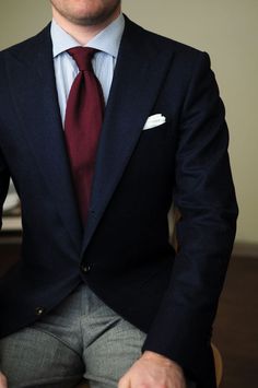 Blazer / Pantalon / Couleurs / Coupe / Cravate / Revers A Man In A Suit, Blazer Outfits Men, Man In A Suit, Suits Men, Clothes Men, Mens Fashion Blog, Men Wear, Mens Fashion Classy, Men’s Suits