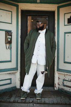 His Style: 7 Places to Shop for the Big & Tall and Plus Size Man http://thecurvyfashionista.com/2017/02/his-styleshop-big-tall/ Meet Marv Neal! The latest edition to the TCFStyle family here to drop some gems for plus size brothers looking to update their style. Also! Check out Marv's list of place to shop for plus size and Big & Tall men. Plus Size Men Winter Outfits, Male Plus Size Fashion, Marine Jeans, Mens Plus Size Fashion, Clothes For Big Men, Plus Size Male, Plus Size Mens, Big And Tall Style, Casual Suits