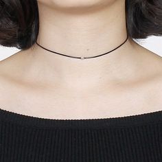 Choker Necklace Black, Girls Choker, Elegant Girls, Elegant Choker, Black Velvet Choker, Black Choker Necklace, Choker Style Necklace, Elegant Girl, Velvet Choker