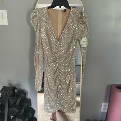 Never Worn, Champagne Colored Sequined Dress. Champagne V-neck Sequin Dress For Night Out, Champagne V-neck Mini Dress, Champagne V-neck Mini Dress For Evening, Champagne V-neck Sequin Cocktail Dress, Dresses Windsor, Coctail Dresses, Sequined Dress, Windsor Dresses, Champagne Color