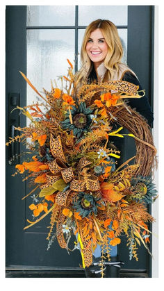 👹This wreath is the most classic front door decoration this fall!
The perfect combination of Farmhouse, Country, and Rustic in one wreath to adorn your door all Autumn long! 
Enjoy autumn, never going out of style. Will add charm and joy to your decoration! Bohemian Wreath, Double Door Design, Country Wreaths, Year Round Wreath, Sunflower Wreaths, Door Decoration, Autumn Wreaths, Fall Wreaths