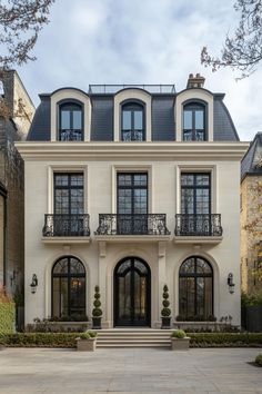 Townhouse Exterior, Elegant House, Girly Apartments, Barbara Ann, Facade Architecture Design, Classic House Exterior, Stone Facade, Charleston Homes