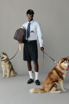 Resort 2025, Mens Editorial, Mens Fashion Streetwear, Cool Outfits For Men, Luxury Dog, Pharrell Williams, Louis Vuitton Men, Menswear Collection, Men's Collection