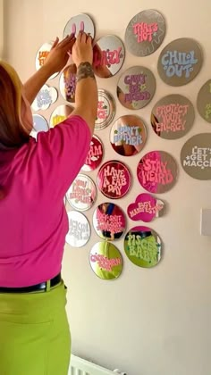 Quirky Mural, Weird Decor, Instagram Wall, Hiasan Bilik Tidur, Idee Cricut, Room Deco, Mirror Painting, Cute Bedroom Decor, Dream Wall