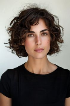 These Short Wavy Bob Ideas Are More Revolutionary Than You Think! Short Curly Hair Oval Face, Curly Chin Length Hair, Layered Curly Bob, Curly French Bob, Short Wavy Bob Hairstyles, Naturally Wavy Bob, Short Bob Wavy Hair, Natural Curly Bob, Wavy Hair Bob