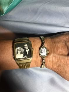 Crafts With Old Watches, Dad Gift Ideas Diy, Upcycle Jewelry Ideas, Thrifted Gift Ideas, Old Jewelry Repurposed, Upcycle Accessories, Watch On Wrist, James Potter Aesthetic, Upcycling Jewelry