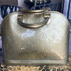 Louis Vuitton Bag. I Went Outside To Take Pics Because The Color Is In Between A Grey And Green. Zipper In Great Condition. Has Scuffs , Bottom Has Marks. Please Look At Pics For Imperfections. Green Ombre Louis Vuitton Bag, Monet Louis Vuitton Bag, Louis Vuitton Multicolor Bag, Louis Vuitton Graffiti Bag, Grey And Green, Louis Vuitton 2000s Bag, Louis Vuitton Handbag, Bags Louis Vuitton, Louis Vuitton Bags