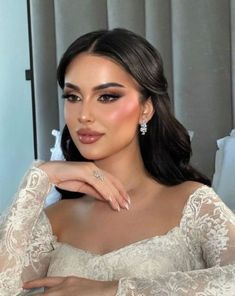 We already featured the work of Kosovan make-up artist Arber Bytygi, who makes such incredible transformations for brides-to-be that the groom might think he showed up at the wrong wedding! While some might prefer a subtle, natural look on their big day, Arber specializes in glamorous, red-carpet makeovers, turning women into the Kardashian version of beauty - all smoky eyes, bold brows and painted lips. Glam Bride Makeup, Wedding Makeup Tutorial, Glam Wedding Makeup, Glam Bride, Bridal Eye Makeup, Bold Brows, Bridal Makeup Natural, Smoky Eyes