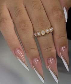 Long Almond Nails Designs Winter, Simple Wedding Nail Ideas, White Sharp Nails, Nails Inspo Stiletto, Stiletto Wedding Nails, Steletoes Nails Design, Stilleto Nail Idea, White Nails Stiletto, Stiletto Acrylic Nails Designs