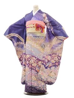 Cute Kimonos, Traditional Japanese Kimono, Kimono Yukata, Kimono Design, Traditional Kimono