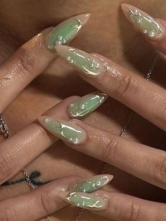 Birthday Green Nails, Aesthetic Sage Green Nails, Sage Square Nails, Aesthetic Green Nails Acrylic, White Green Nails Ideas, Safe Green Nails Acrylic, Green Nails Flower Design, Green Nails Gradient, Green Aura Nails Acrylic